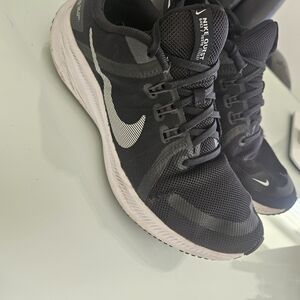 Nike Black and White Running Shoes